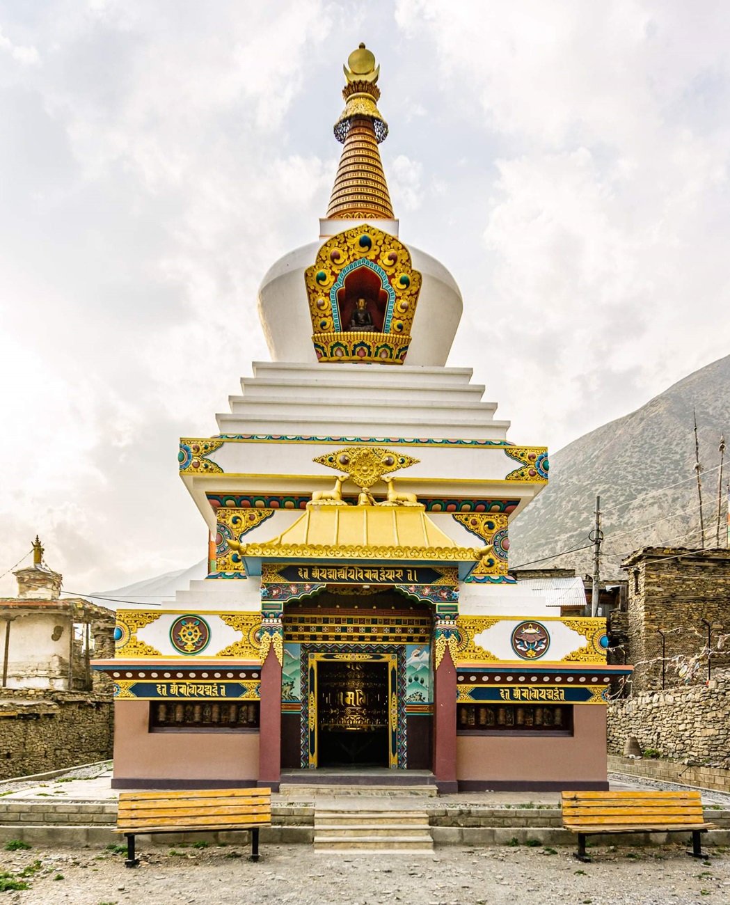 Pisang (3200m) - Ngawal (3660m)