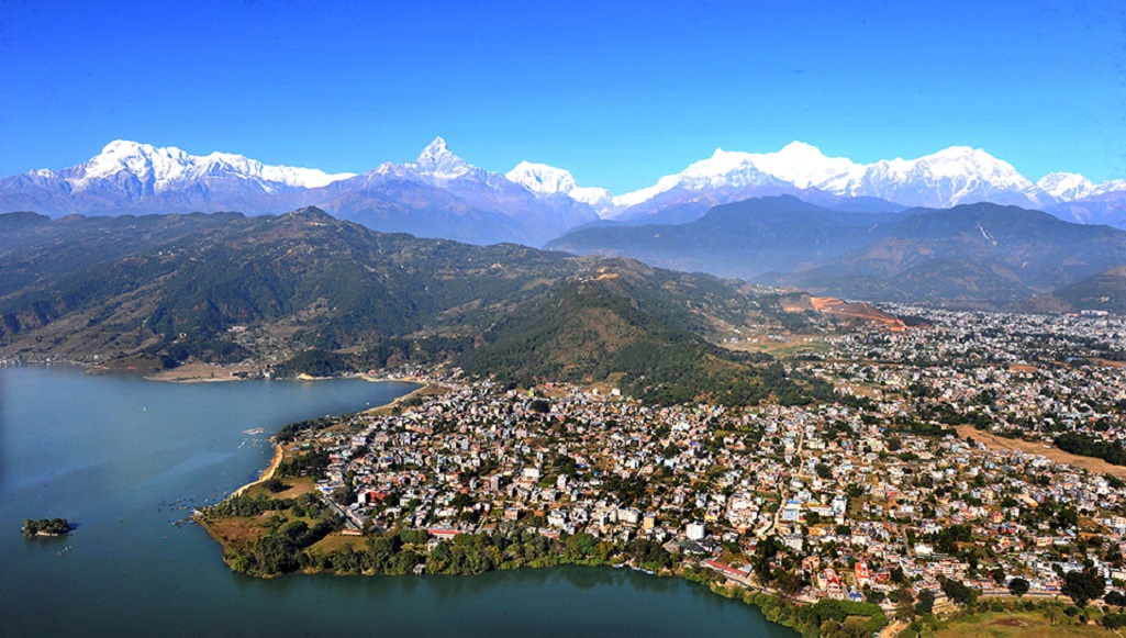 Kathmandu (1300m) - Pokhara (820m)