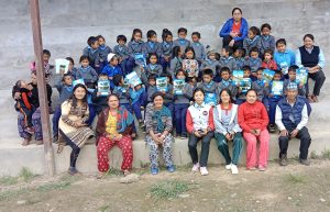 Élèves de l’école de Khorira poursuivant leur scolarité dans la région de l’Everest