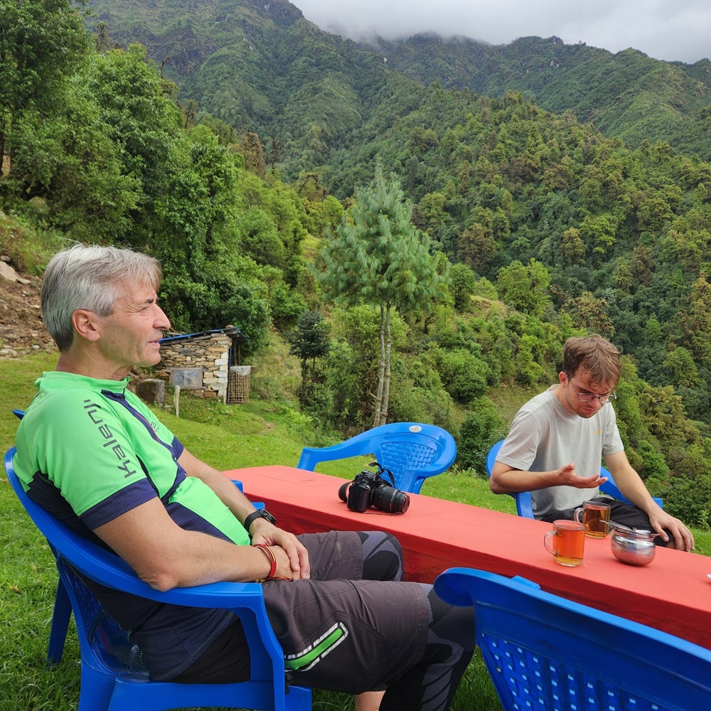 Pangom (2850m) – Ningso Village (2850m) -  Ramailo Dada (3200m)