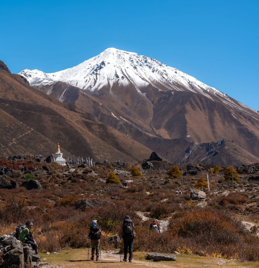 Kyanjin Gomba (3870m) - Lama Hôtel (2470m)
